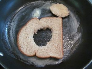 cut-hole-in-bread