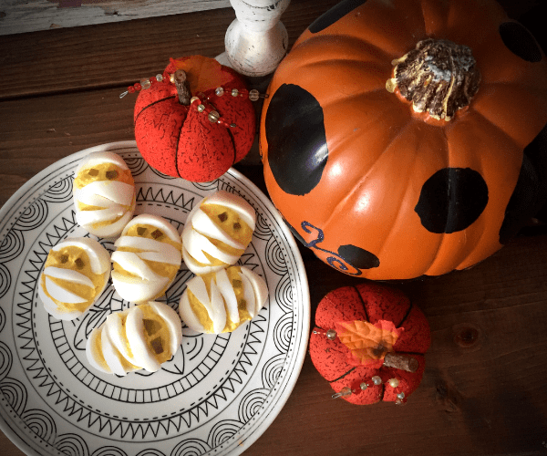 How to Make Halloween Deviled Egg Mummies